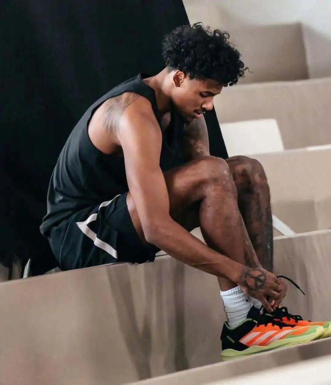 新战靴！被忽略的好鞋……球盟会网站adidas(图3)