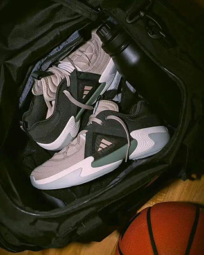 新战靴！被忽略的好鞋……球盟会网站adidas(图12)
